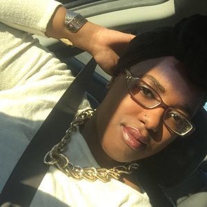 Meet your Posher, Ebony